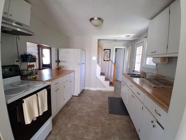 2112 Norton AVENUE, Waukesha, WI 53188