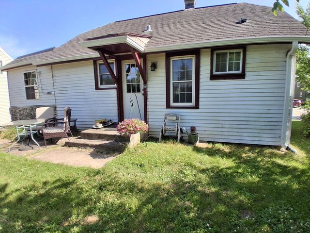 2112 Norton AVENUE, Waukesha, WI 53188
