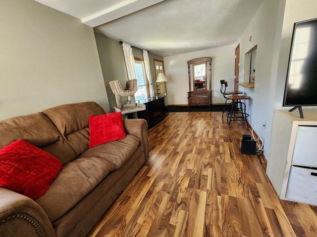 2112 Norton AVENUE, Waukesha, WI 53188