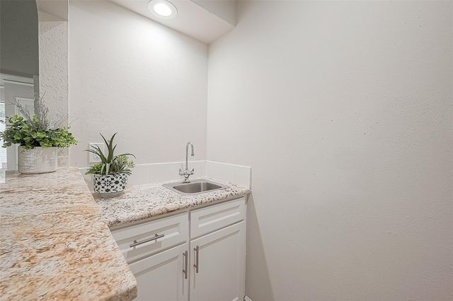 6107 Sanford Road, Houston, TX 77096