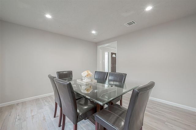 6107 Sanford Road, Houston, TX 77096