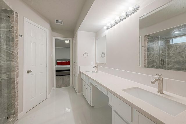 6107 Sanford Road, Houston, TX 77096