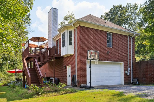 5048 Riverview Dr, Pegram, TN 37143