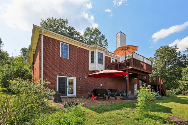 5048 Riverview Dr, Pegram, TN 37143