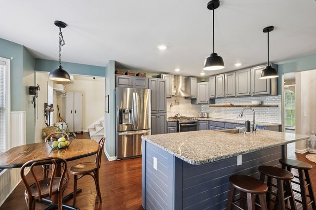 5048 Riverview Dr, Pegram, TN 37143