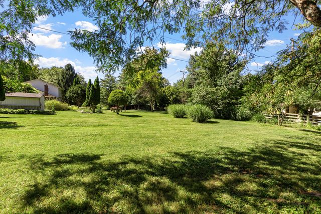 4960 Lakeview Drive, Powell, OH 43065