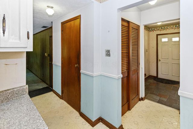4960 Lakeview Drive, Powell, OH 43065