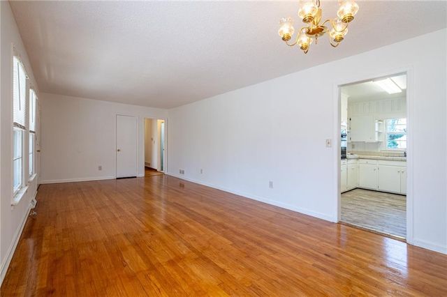 33 Summit Drive, Lindale, GA 30147