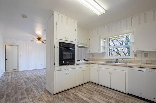 33 Summit Drive, Lindale, GA 30147