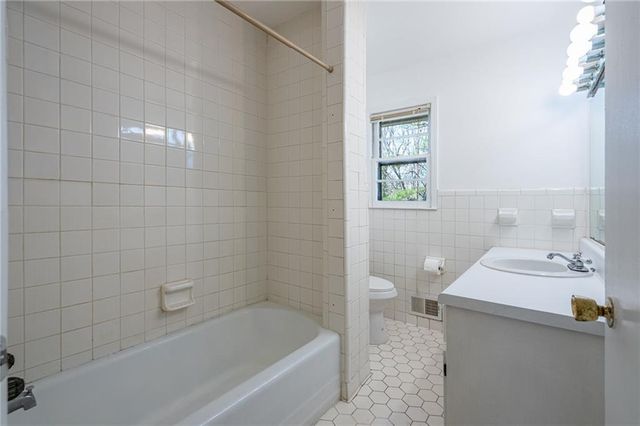 33 Summit Drive, Lindale, GA 30147