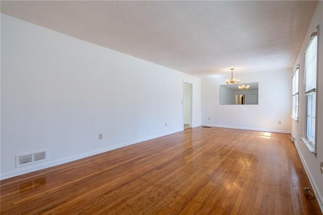 33 Summit Drive, Lindale, GA 30147