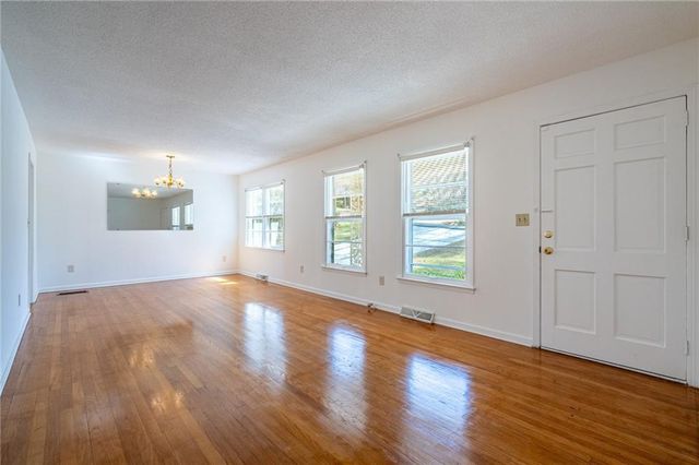 33 Summit Drive, Lindale, GA 30147