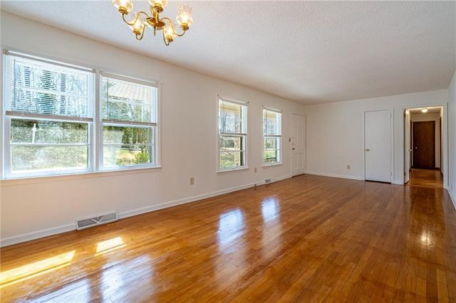 33 Summit Drive, Lindale, GA 30147