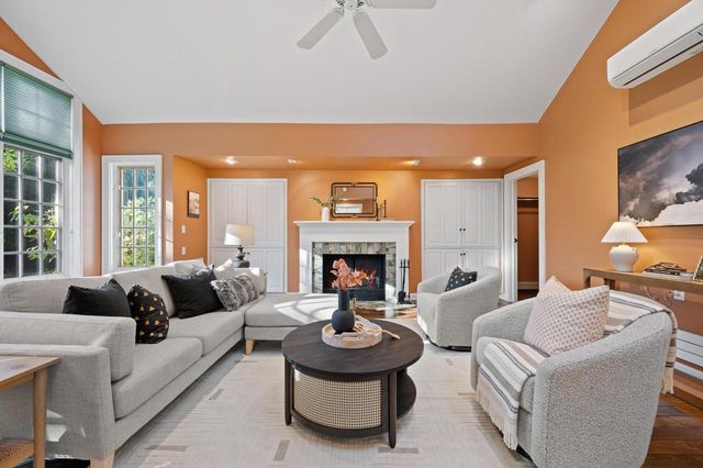 9373 N Lake DRIVE, Bayside, WI 53217