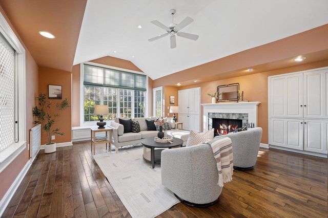 9373 N Lake DRIVE, Bayside, WI 53217