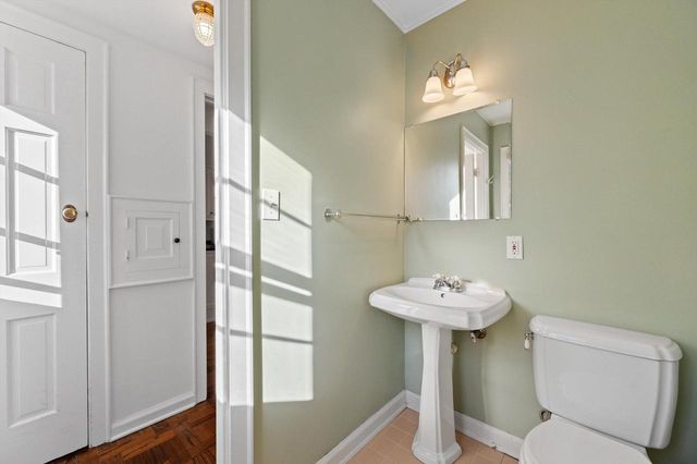 9373 N Lake DRIVE, Bayside, WI 53217