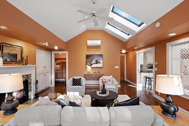 9373 N Lake DRIVE, Bayside, WI 53217