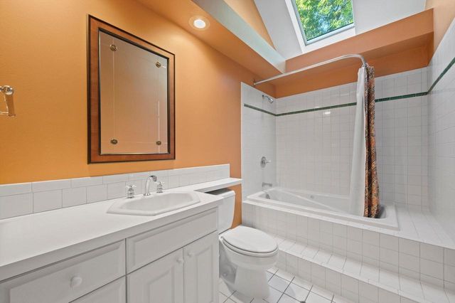 9373 N Lake DRIVE, Bayside, WI 53217