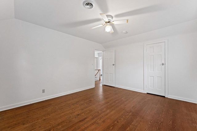 9373 N Lake DRIVE, Bayside, WI 53217