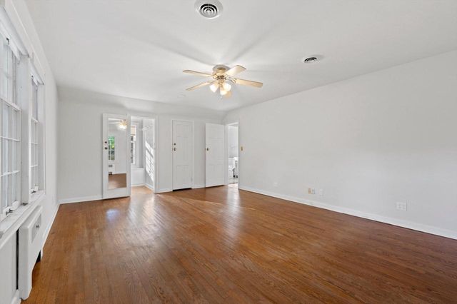 9373 N Lake DRIVE, Bayside, WI 53217