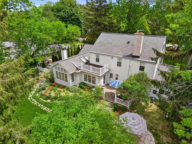 9373 N Lake DRIVE, Bayside, WI 53217