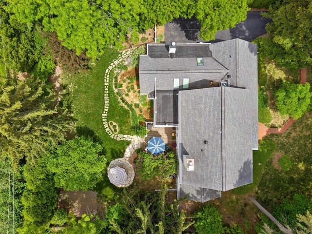 9373 N Lake DRIVE, Bayside, WI 53217