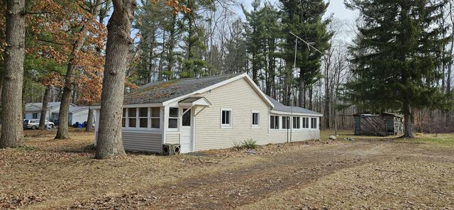 9960 Dagget Road, Reynolds Twp, MI 49329