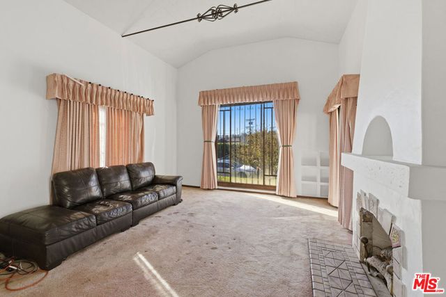 138 S La Jolla Avenue, Los Angeles, CA 90048