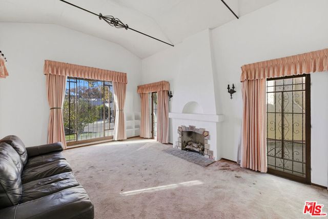 138 S La Jolla Avenue, Los Angeles, CA 90048