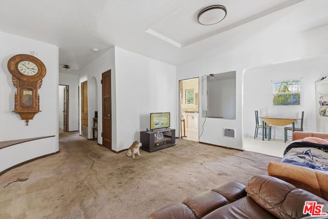 138 S La Jolla Avenue, Los Angeles, CA 90048