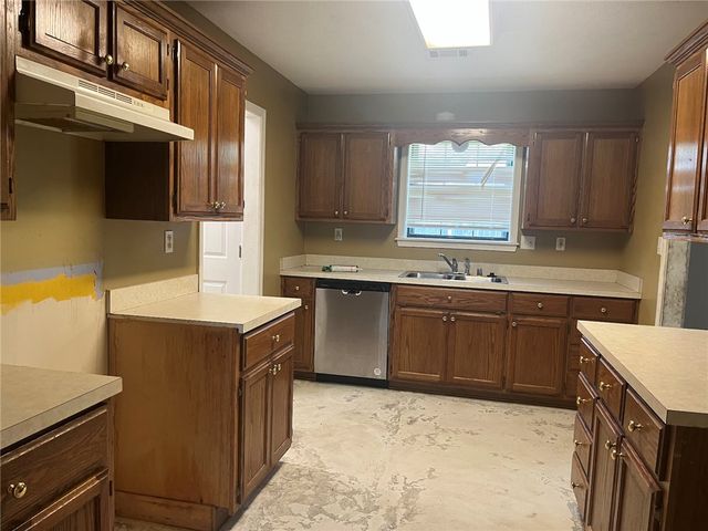 1524 E 15th Street, Russellville, AR 72802