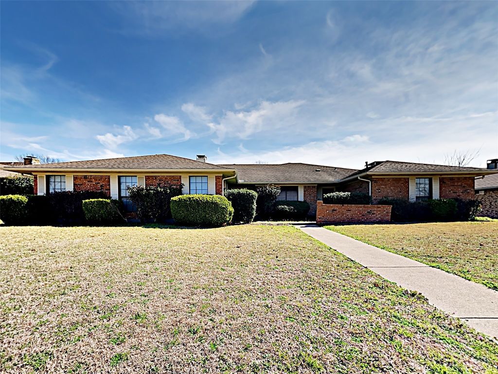 4724 Berridge Lane, Dallas, TX 75227