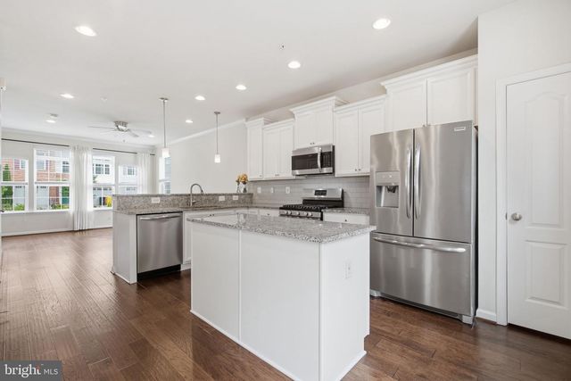 1335 HAWTHORN DR, Hanover, MD 21076