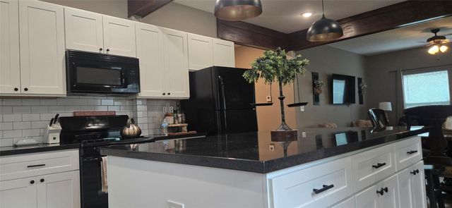 1303 20th Street, Huntsville, TX 77340