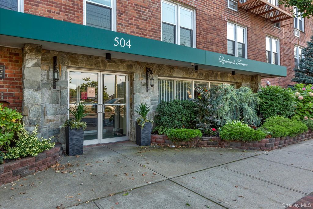504 Merrick Road 2k, Lynbrook, NY 11563