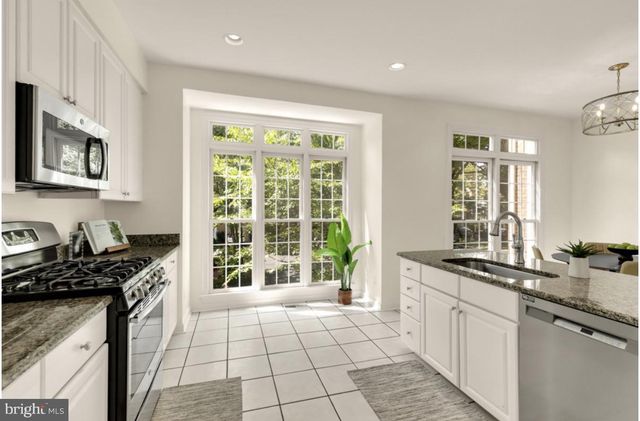 4655 KINSEY LN, Alexandria, VA 22311