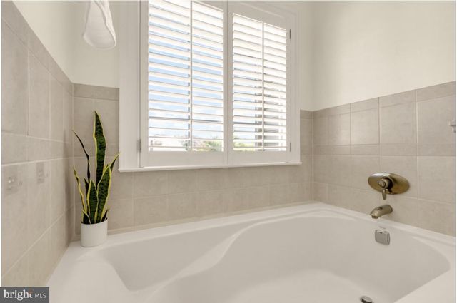 4655 KINSEY LN, Alexandria, VA 22311