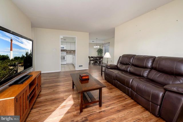 339 WOODLAKE DR, Marlton, NJ 08053