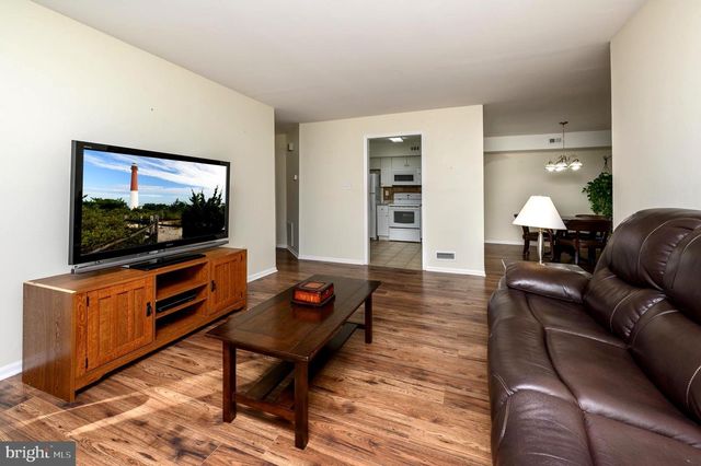 339 WOODLAKE DR, Marlton, NJ 08053