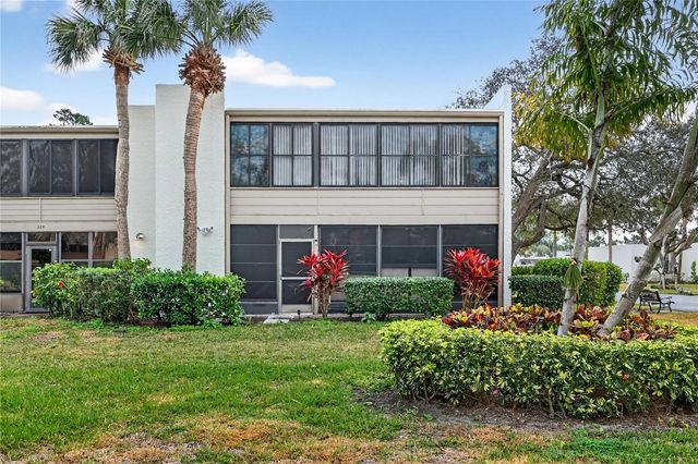 521 LAKESIDE DRIVE 521, Bradenton, FL 34210