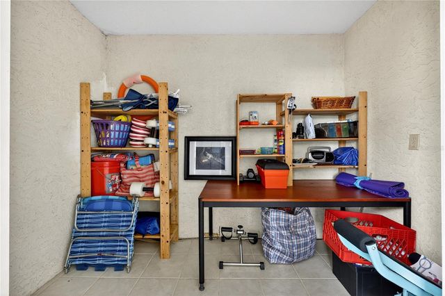 521 LAKESIDE DRIVE 521, Bradenton, FL 34210