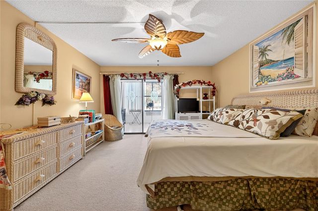 521 LAKESIDE DRIVE 521, Bradenton, FL 34210