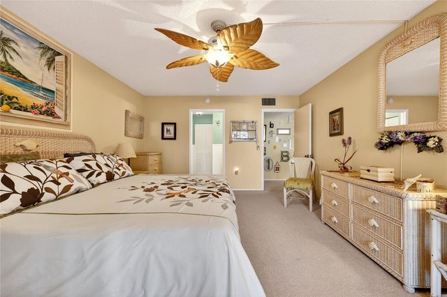 521 LAKESIDE DRIVE 521, Bradenton, FL 34210