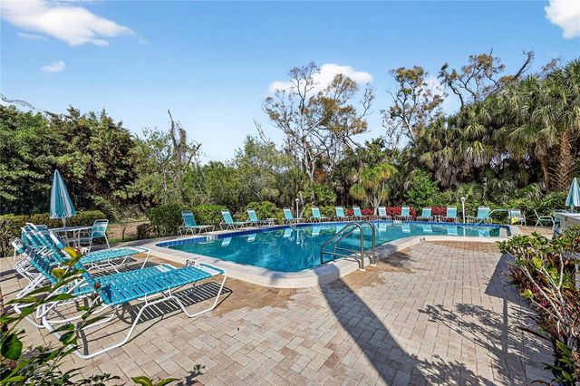 521 LAKESIDE DRIVE 521, Bradenton, FL 34210