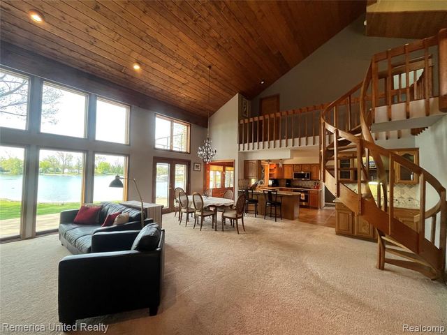 4533 Horseshoe Drive, Waterford, MI 48328