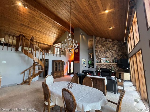 4533 Horseshoe Drive, Waterford, MI 48328