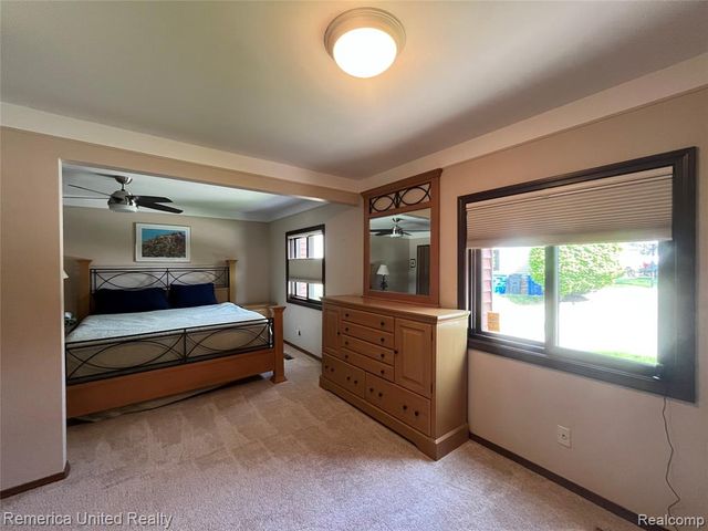 4533 Horseshoe Drive, Waterford, MI 48328