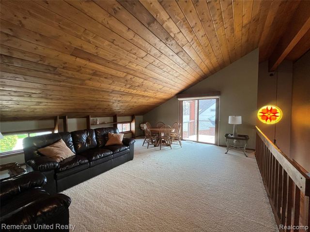 4533 Horseshoe Drive, Waterford, MI 48328