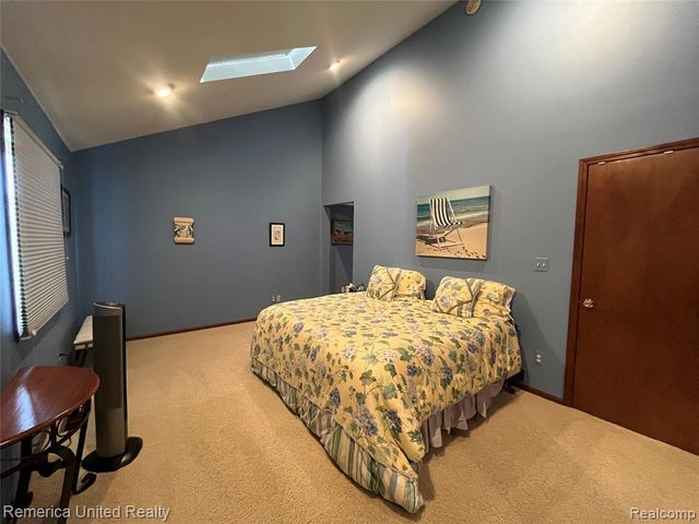 4533 Horseshoe Drive, Waterford, MI 48328