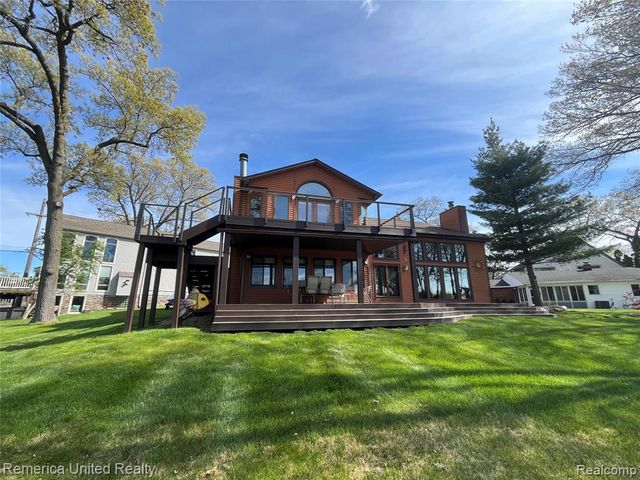 4533 Horseshoe Drive, Waterford, MI 48328